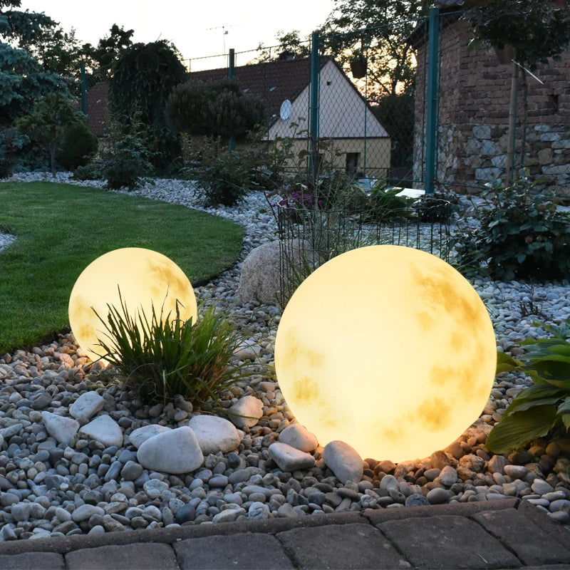 Lunavine MoonGlow Tuinlamp – USB Oplaadbaar, Weerbestendig & Betoverend Maanlicht voor Buiten