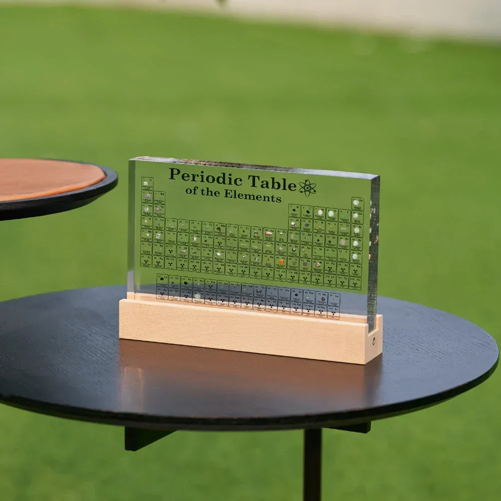 Elementa Verlichte Periodieke Tabel – Acryl display met houten voet & 83 echte elementen