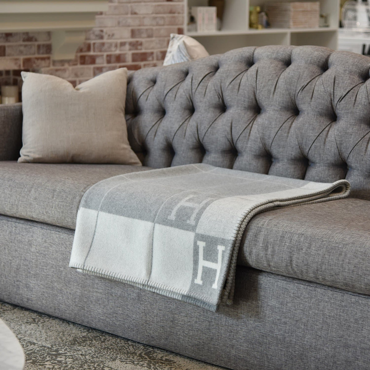 Alvara – Warm gebreide deken 150x200 cm, zacht en luxe woonaccessoire