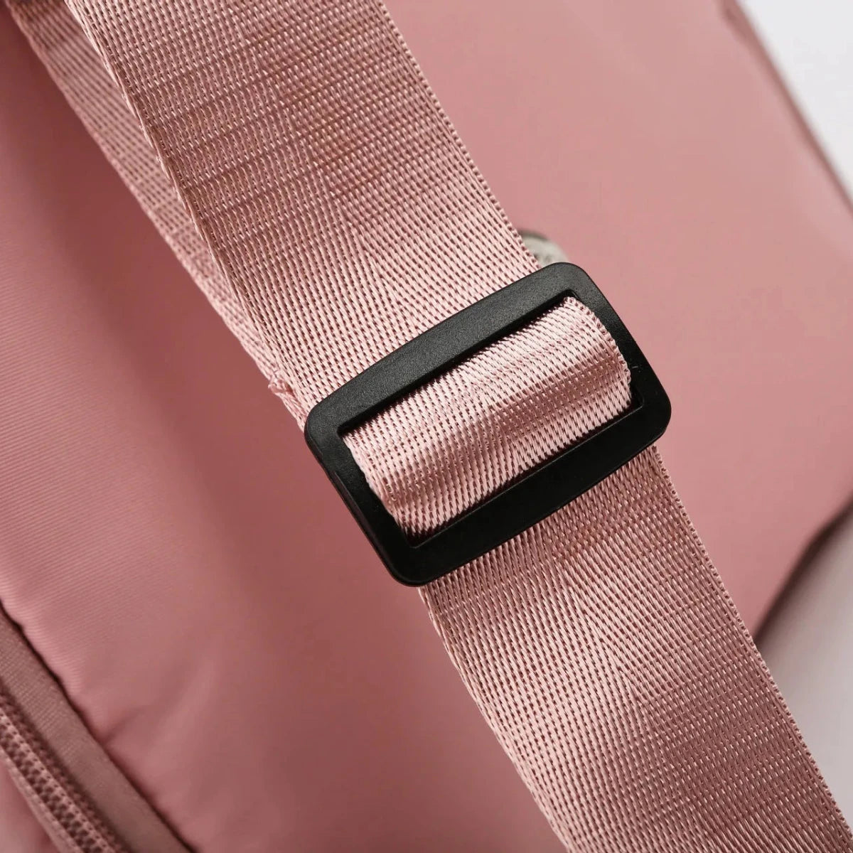 CARRYFIT – Waterdichte sporttas met lichtgewicht comfort en praktische compartimentindeling 8