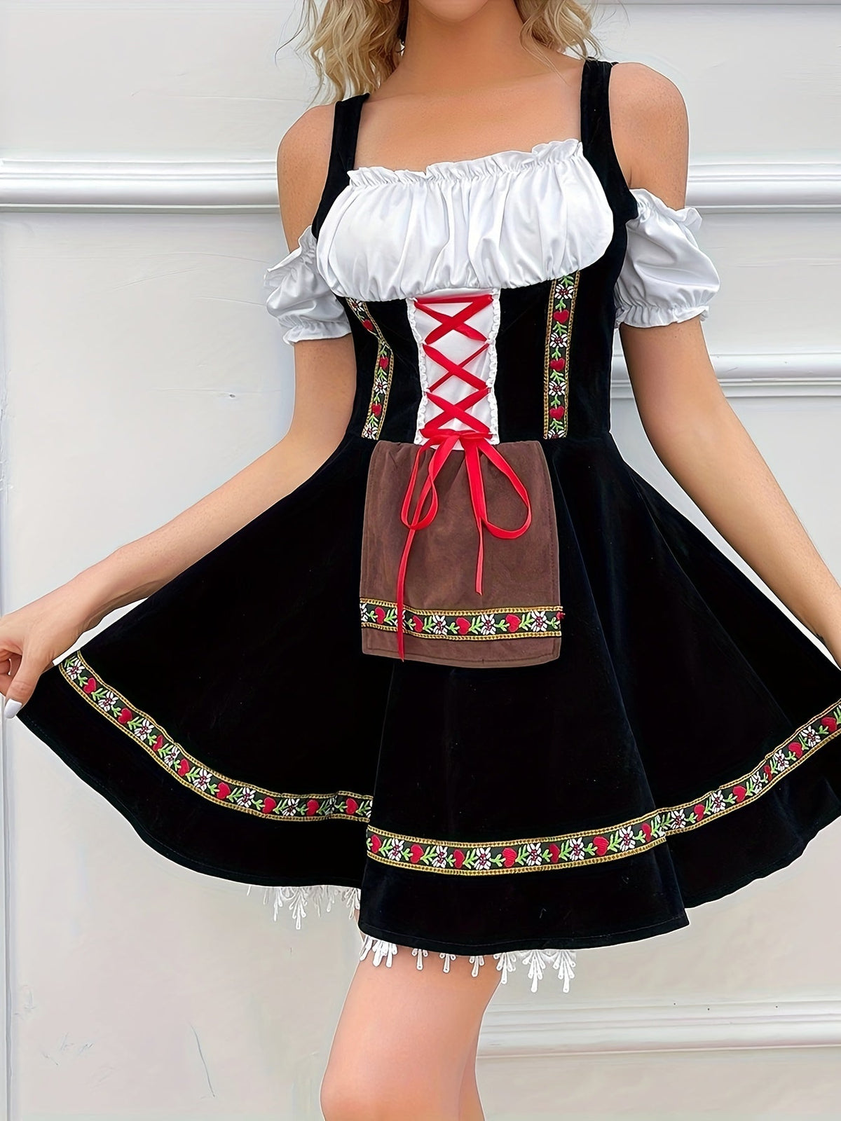 AlpenZauber – Dames Schoudervrij Dirndl met Zwierige Rok – Voor Feesten & Wiesn
