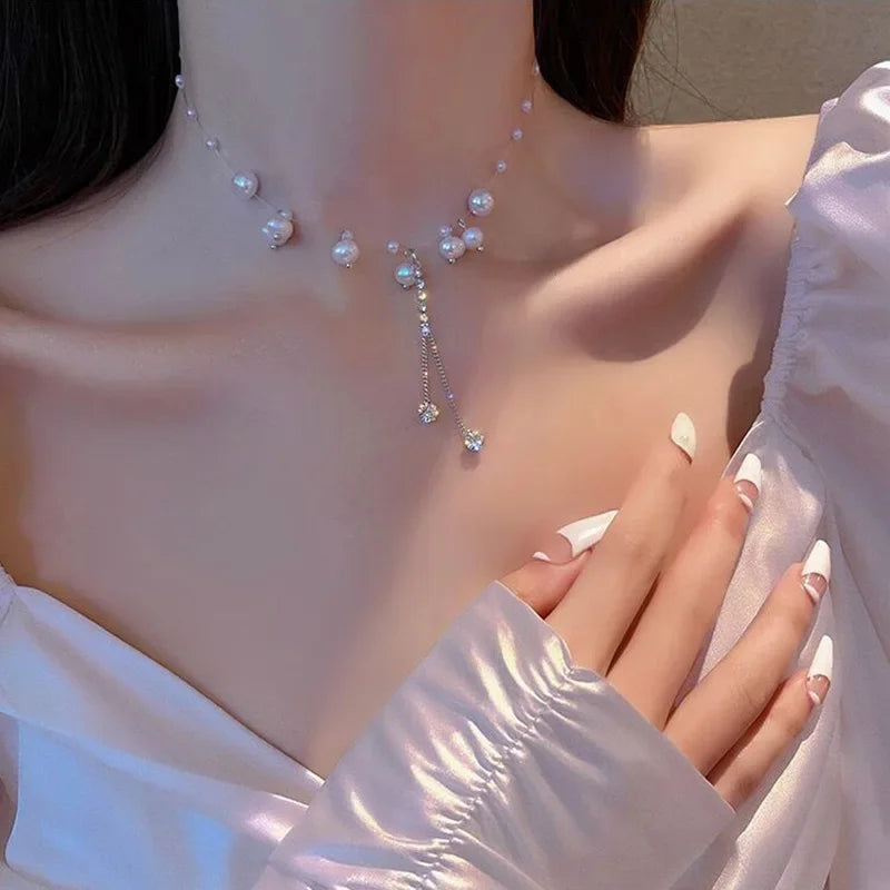 Aureline Parel Choker – Verstelbare Champagnekleurige Ketting met Parelaccenten