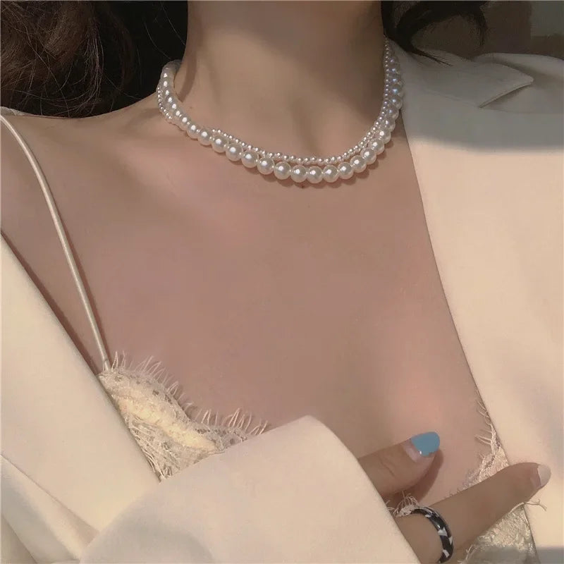 Aureline Parel Choker – Verstelbare Champagnekleurige Ketting met Parelaccenten