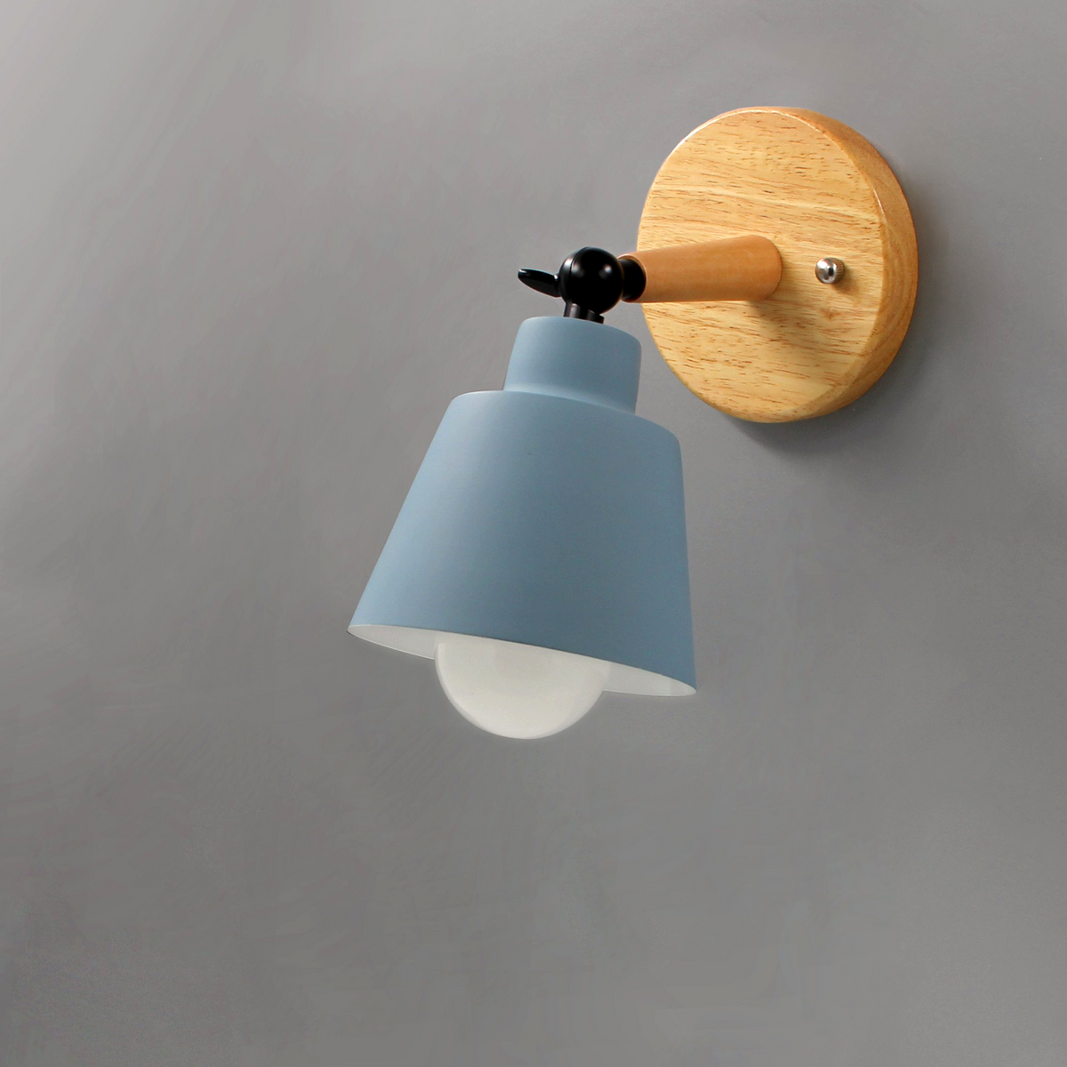 Aurenza Devon Wandlamp – Metalen Kap met Houten Accent en Verstelbare Arm