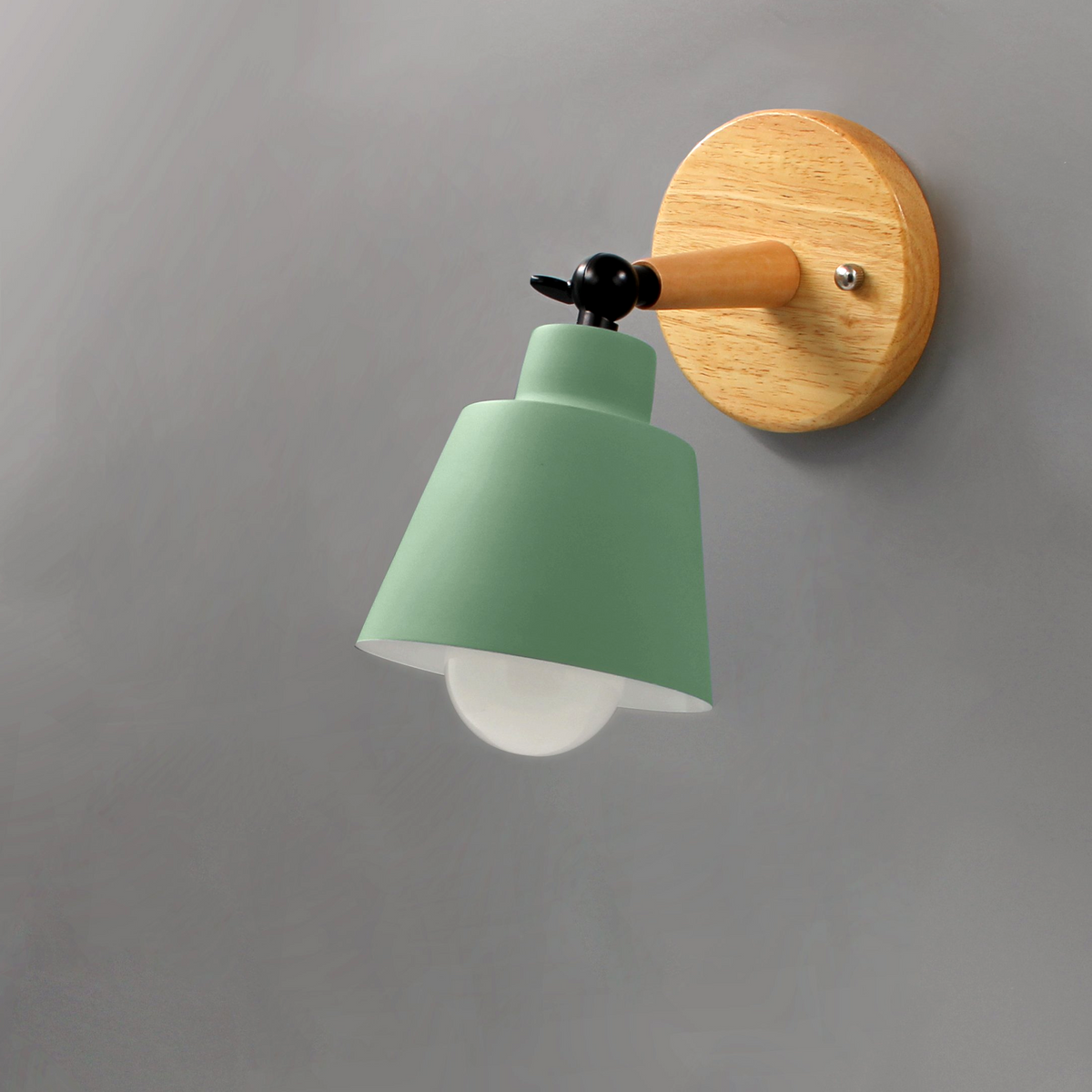 Aurenza Devon Wandlamp – Metalen Kap met Houten Accent en Verstelbare Arm