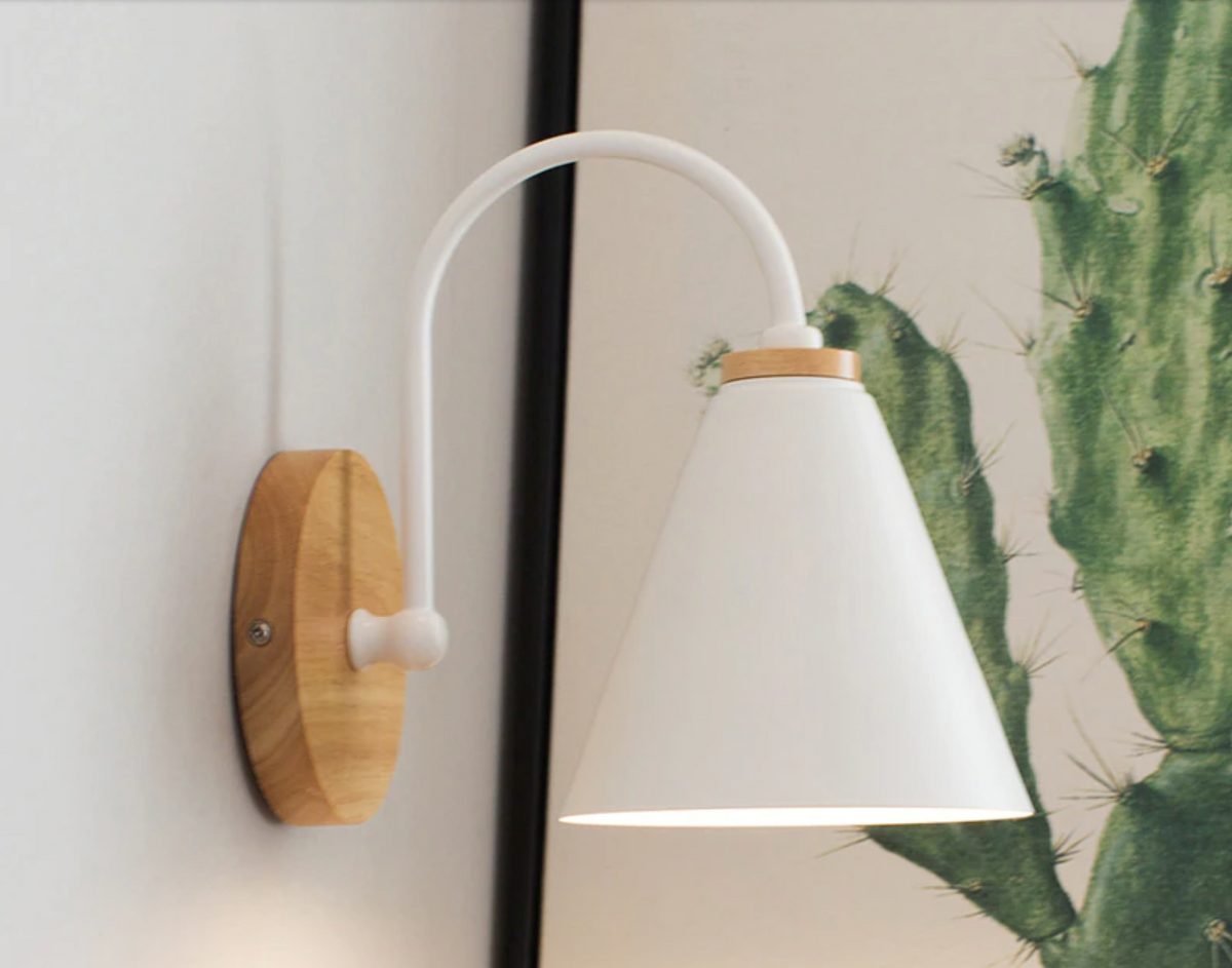 Ardello Wandlamp – Metaal & Hout met Boogvorm, Moderne Bedleeslamp