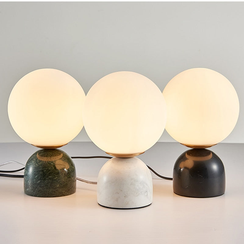 Marbela Tafellamp – Luxe Marmeren Voet met Ronde Glazen Kap & Warme LED-Verlichting