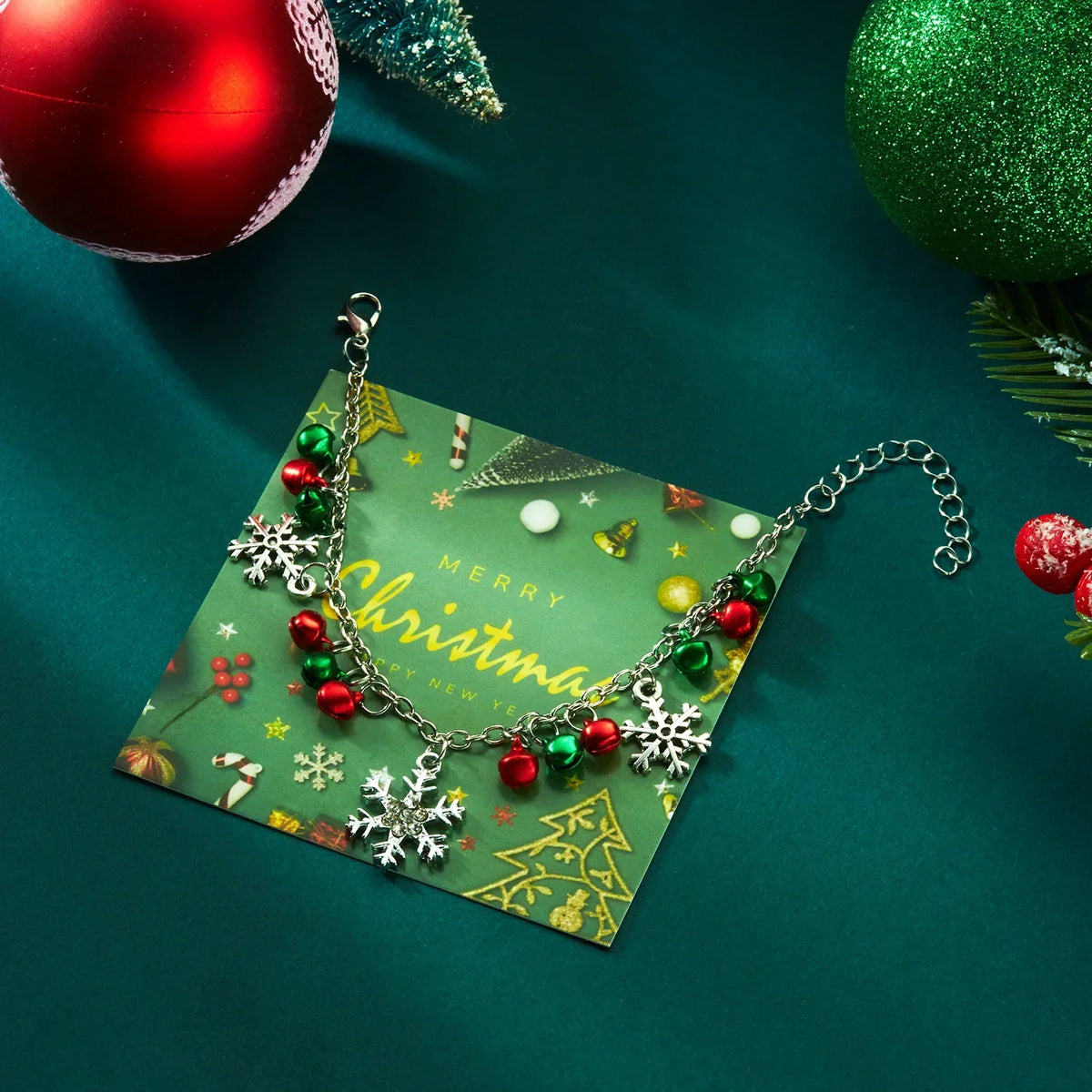 Aurevienne Kerstarmband – Verstelbare Armband met Sneeuwvlok & Belletjes, Feestelijk & Elegant Cadeau