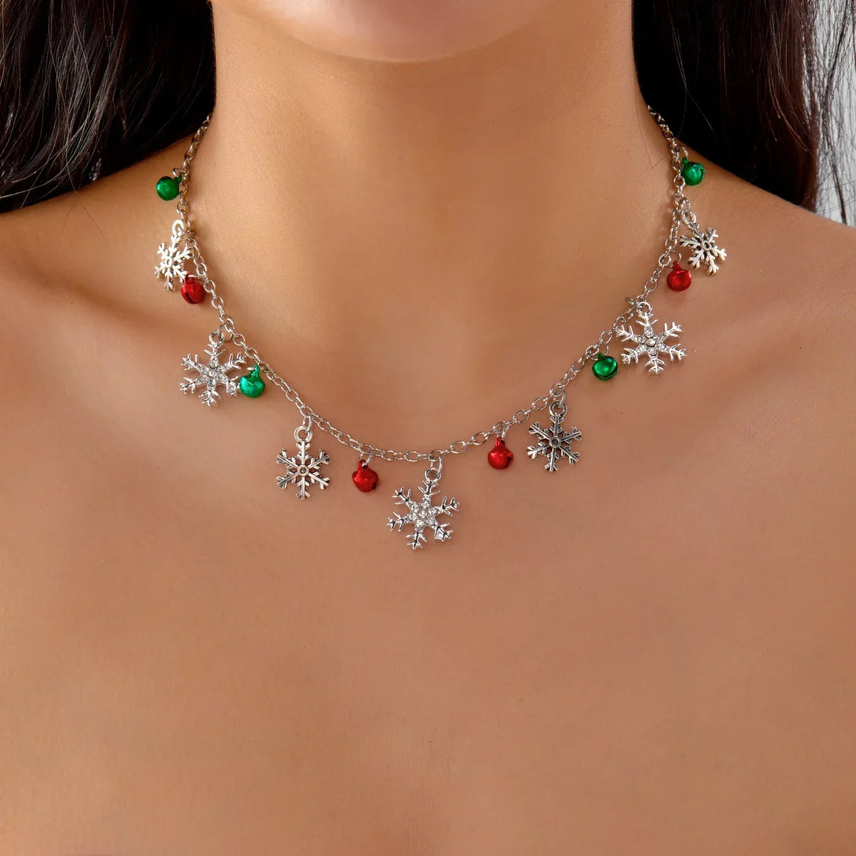 Aurevienne Kerstarmband – Verstelbare Armband met Sneeuwvlok & Belletjes, Feestelijk & Elegant Cadeau