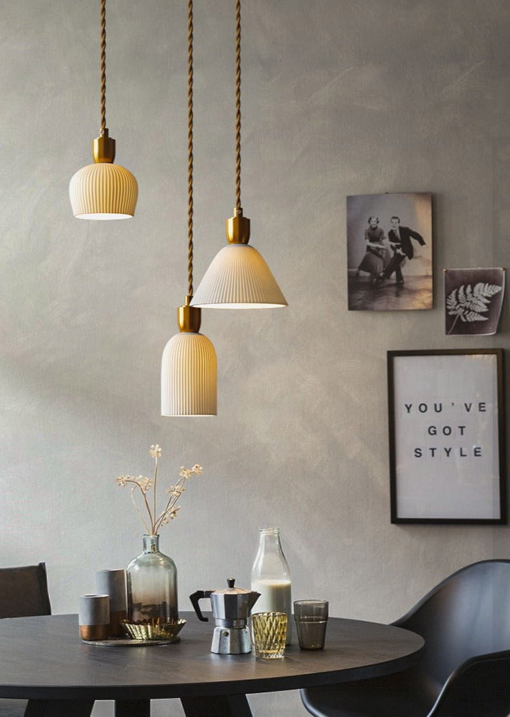 Lumivio Hanglamp – Geplooid Keramiek & Messing, Modern Design in 3 Stijlen