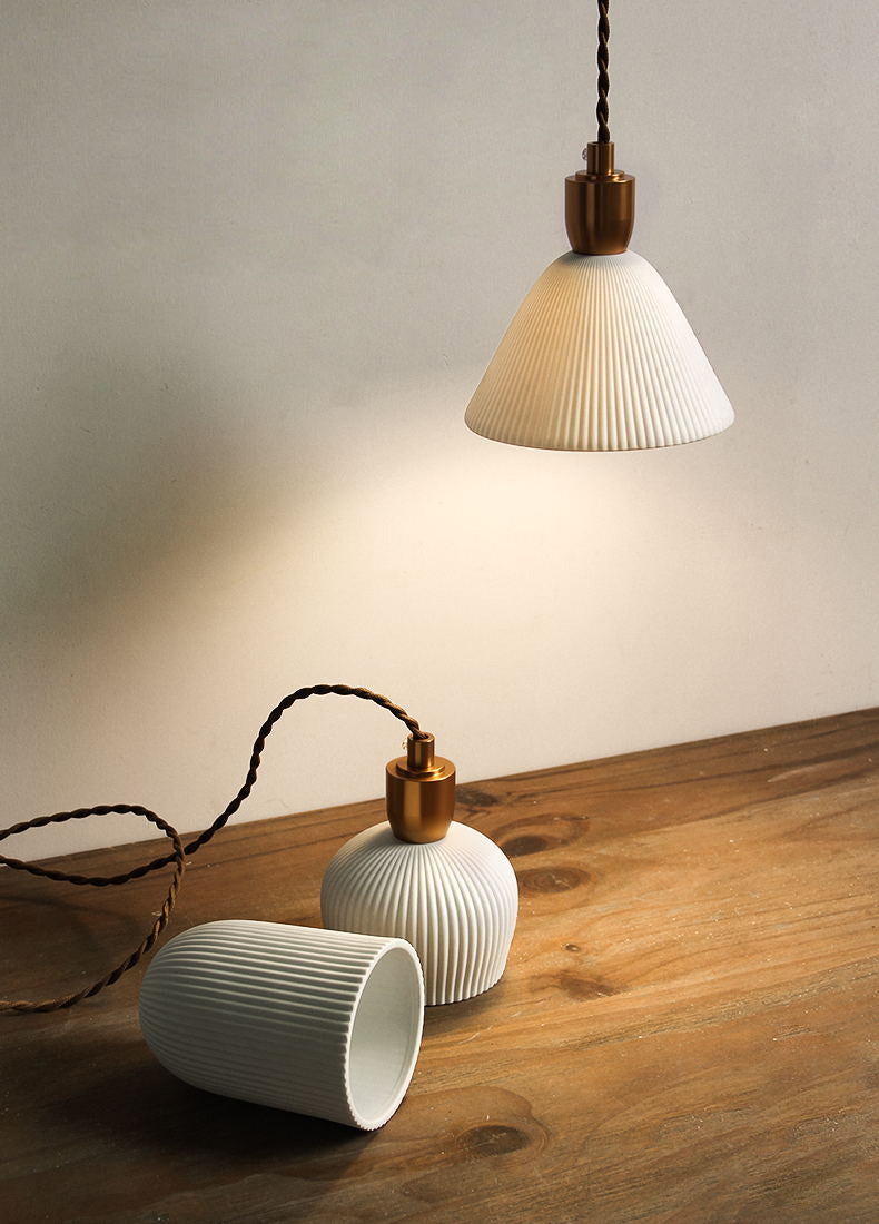 Lumivio Hanglamp – Geplooid Keramiek & Messing, Modern Design in 3 Stijlen