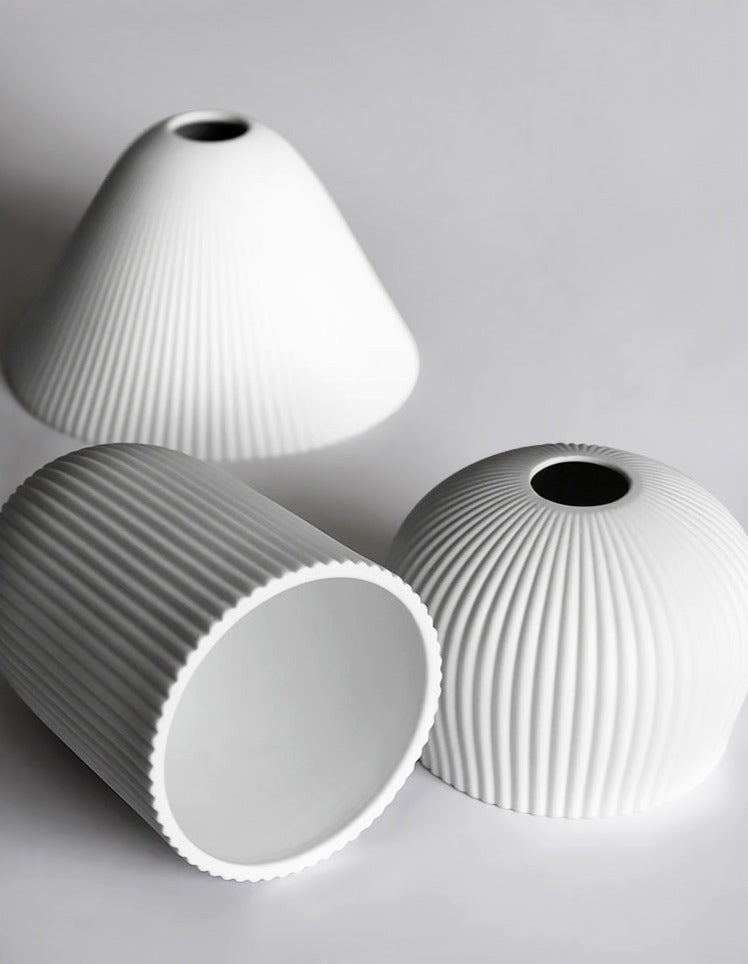 Lumivio Hanglamp – Geplooid Keramiek & Messing, Modern Design in 3 Stijlen