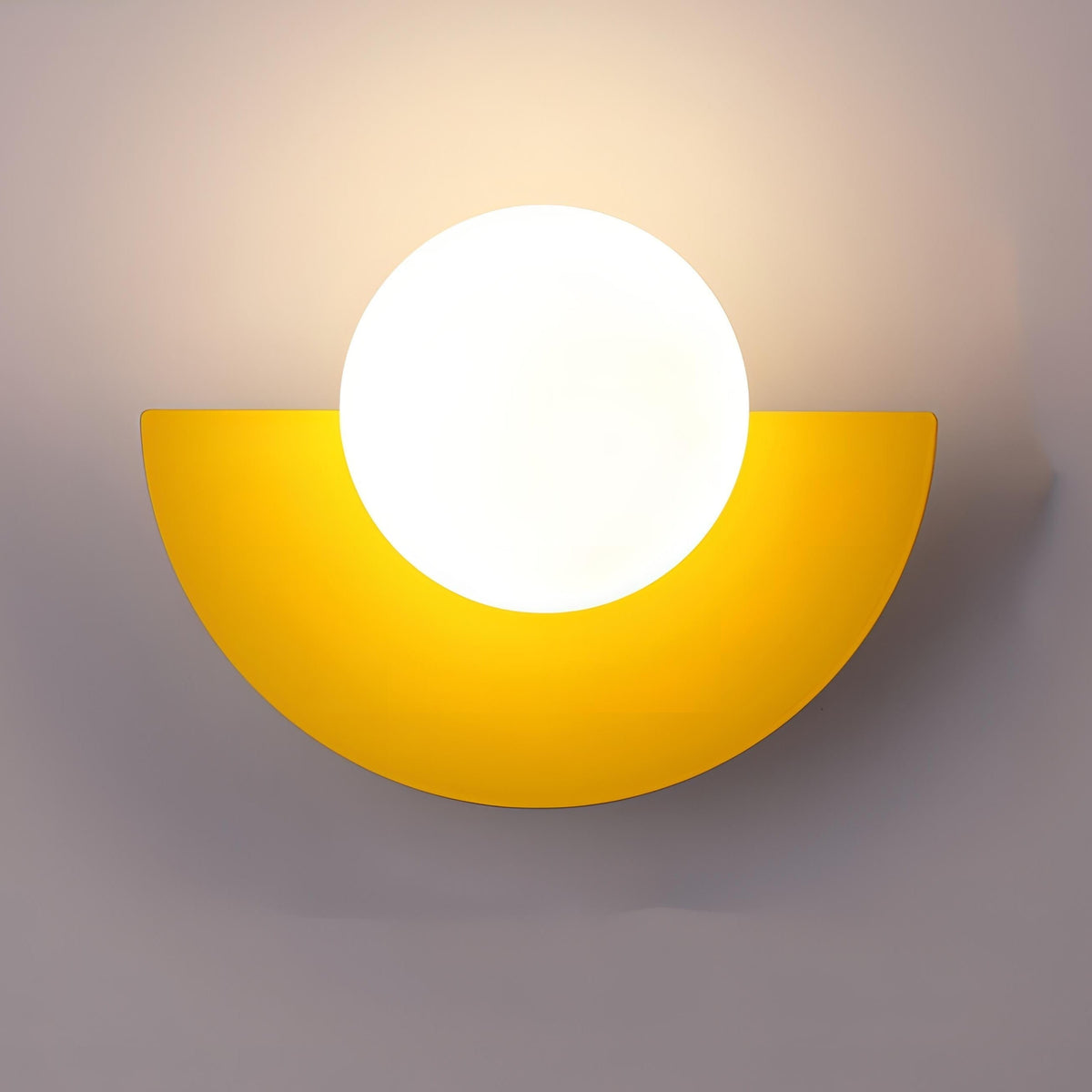 Arctiq Wandlamp – Scandinavisch Halfrond Design met Warme Geïntegreerde LED-Verlichting