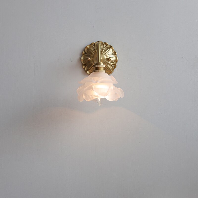 Wandlamp – Vintage Koperen Design met Matglazen Kap & Warme LED-Verlichting