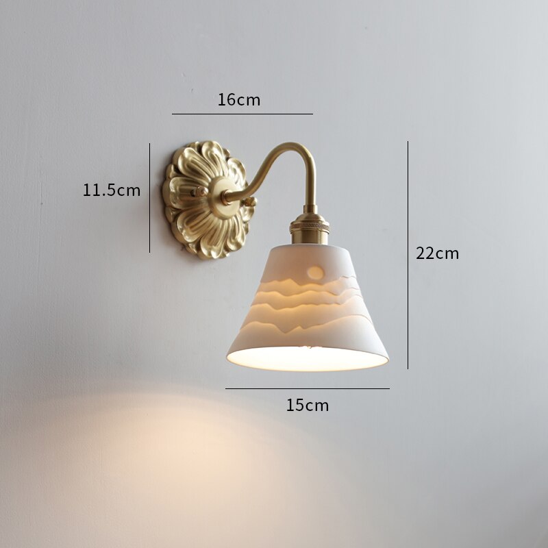 Wandlamp – Vintage Koperen Design met Matglazen Kap & Warme LED-Verlichting