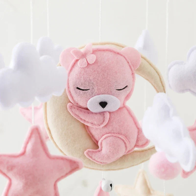 CuddleWood – Houten Baby Mobiel met Viltberen – Wiegdecoratie