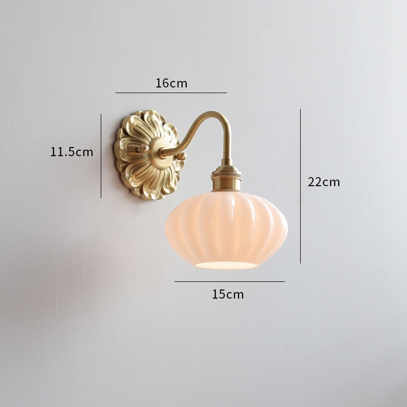 Wandlamp – Vintage Koperen Design met Matglazen Kap & Warme LED-Verlichting