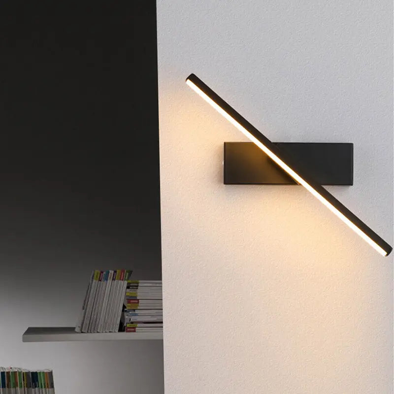 Aria Wandlamp – Draaibaar Design, Modern & Verkrijgbaar in Zwart of Wit
