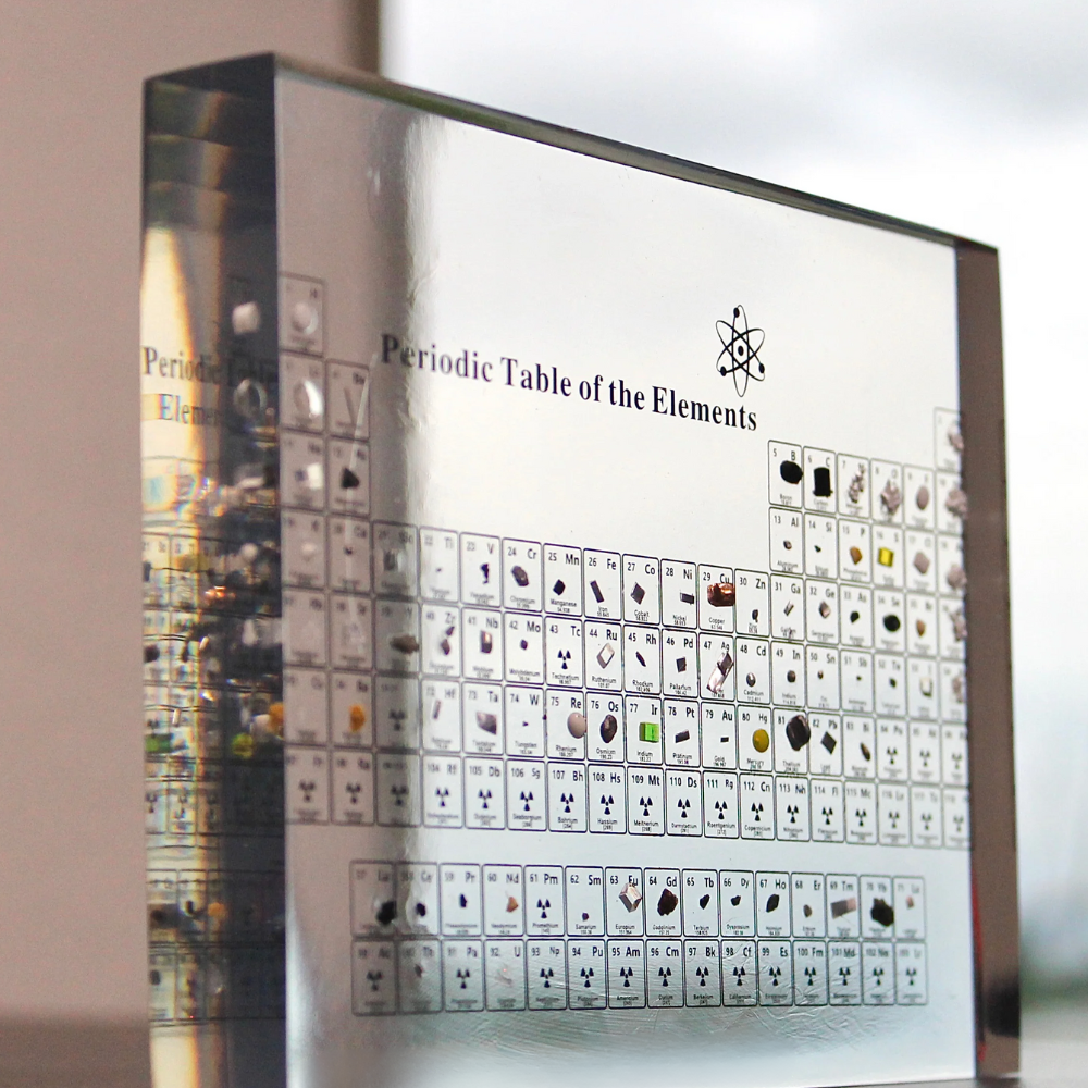 Elementa Verlichte Periodieke Tabel – Acryl display met houten voet & 83 echte elementen
