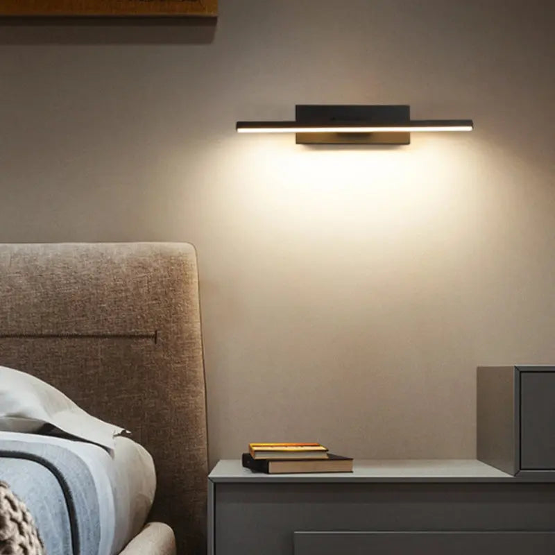 Aria Wandlamp – Draaibaar Design, Modern & Verkrijgbaar in Zwart of Wit