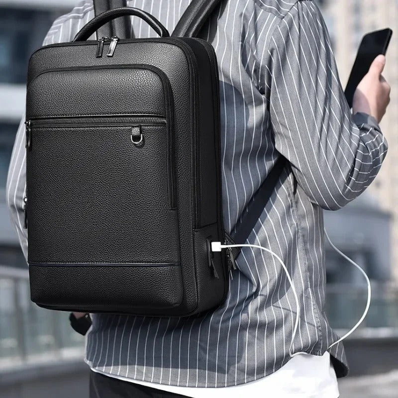 Leren Rugzak met USB & Laptopvak – Elegant en Functioneel voor Heren