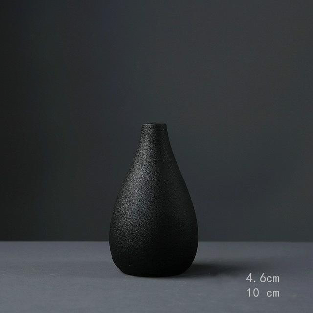 Noctéra Keramische Vaas – Zwart Getextureerd Design in 8 Unieke Vormen