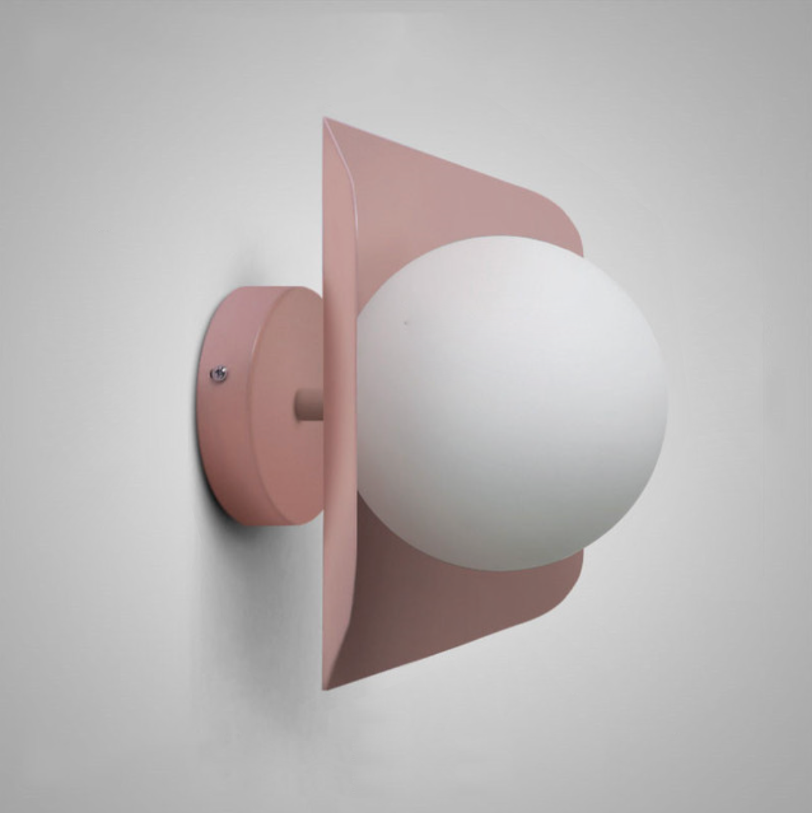 Lurevia Wandlamp met Geometrische Plaat en Frosted Glasbol – Modern Pastel Design