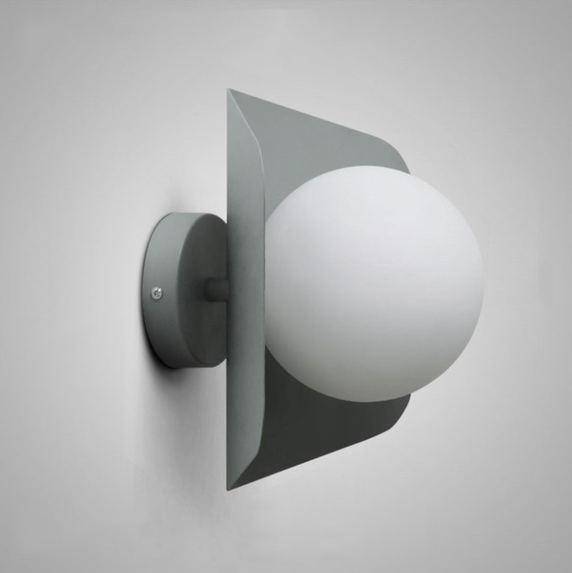 Lurevia Wandlamp met Geometrische Plaat en Frosted Glasbol – Modern Pastel Design