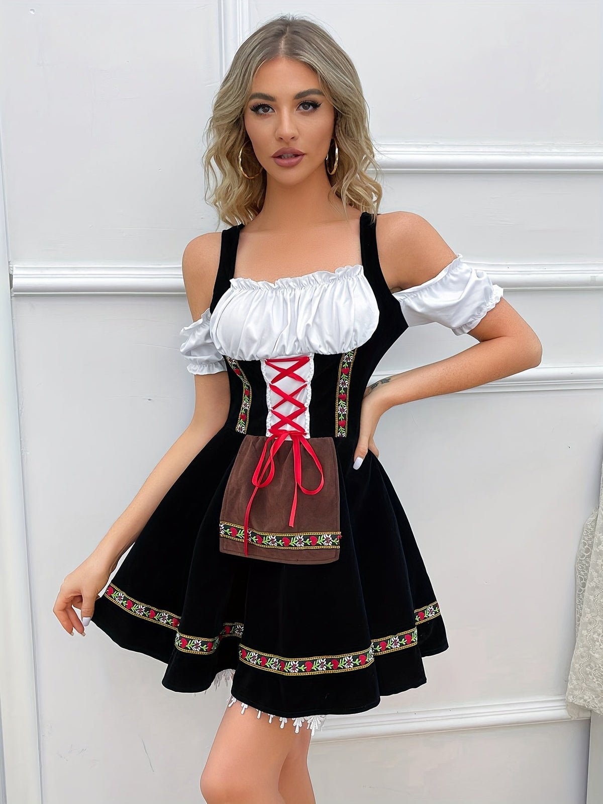 AlpenZauber – Dames Schoudervrij Dirndl met Zwierige Rok – Voor Feesten & Wiesn