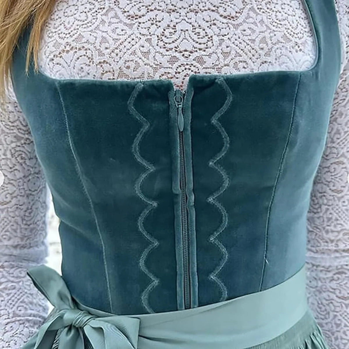 AlpenPoesie – Vintage Dirndl voor Dames – Stijlvol & Authentiek Oktoberfest