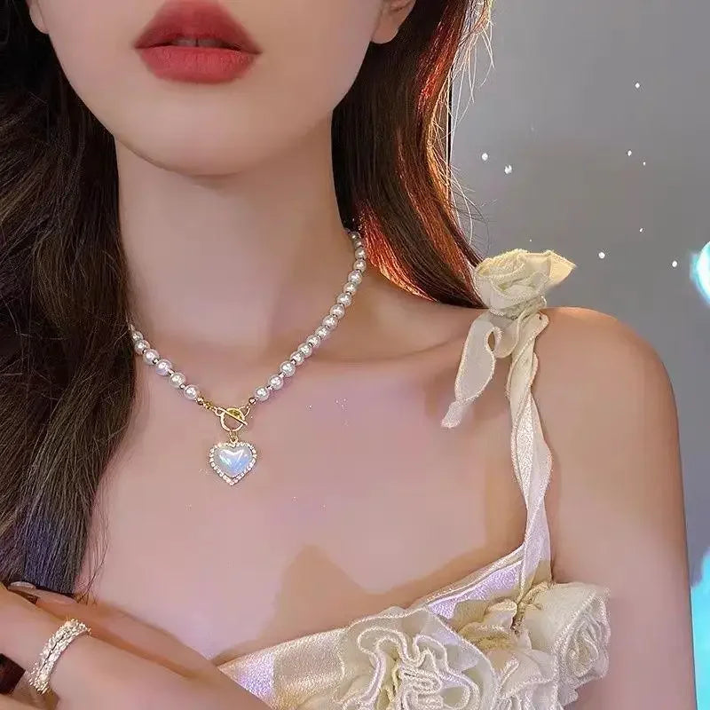 Aureline Parel Choker – Verstelbare Champagnekleurige Ketting met Parelaccenten