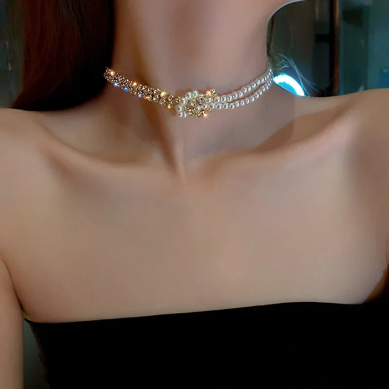 Aureline Parel Choker – Verstelbare Champagnekleurige Ketting met Parelaccenten