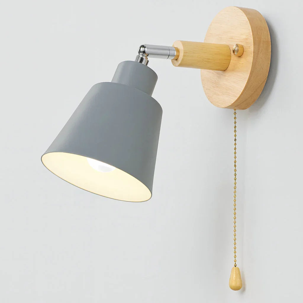 Nordlum Collin Wandlamp – Metalen Kap met Houten Accent en 180° Verstelbaar