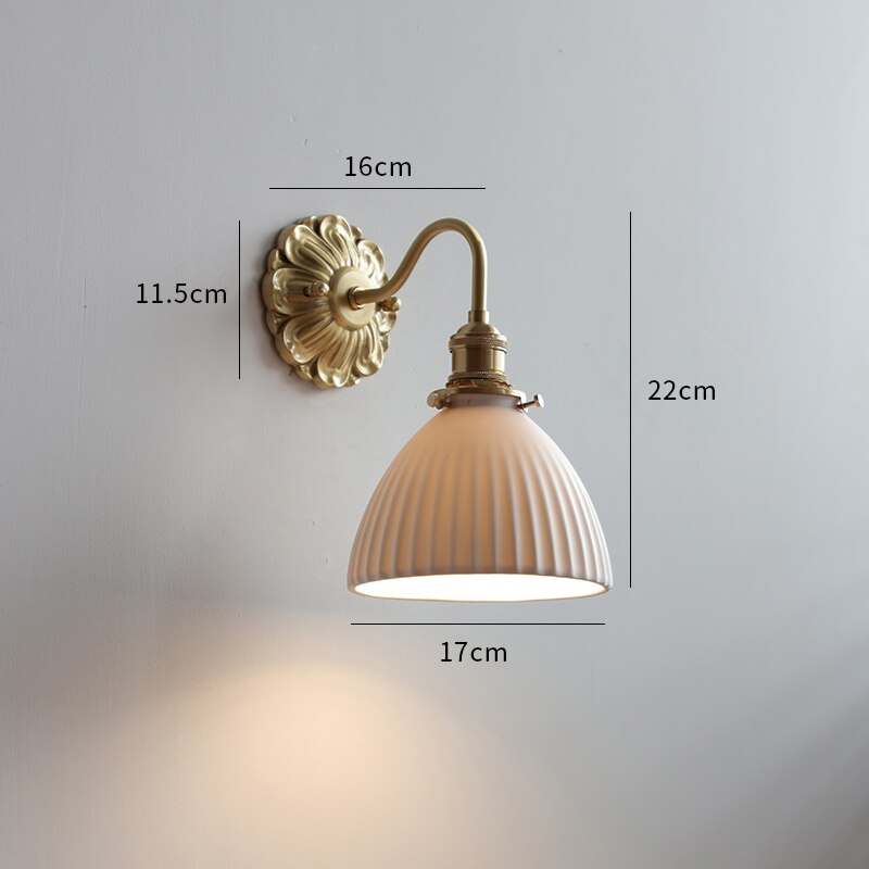 Wandlamp – Vintage Koperen Design met Matglazen Kap & Warme LED-Verlichting