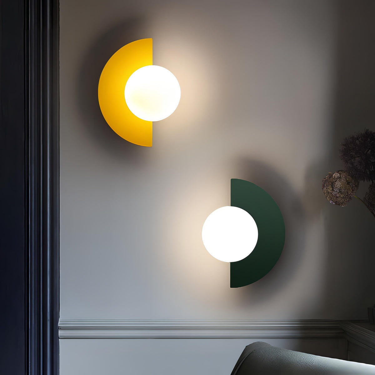 Arctiq Wandlamp – Scandinavisch Halfrond Design met Warme Geïntegreerde LED-Verlichting