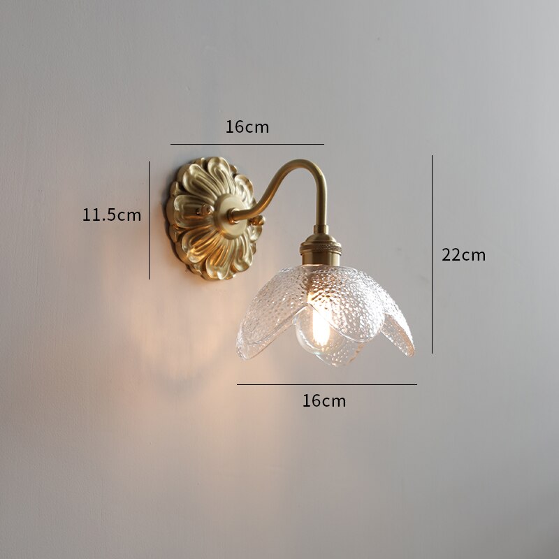 Wandlamp – Vintage Koperen Design met Matglazen Kap & Warme LED-Verlichting