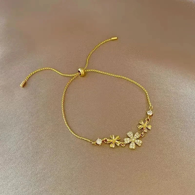 Serpentina Luxe Armbanden Set – 4-Delige Slangenmotief Armbanden met Groene Edelstenen & Rhinestones